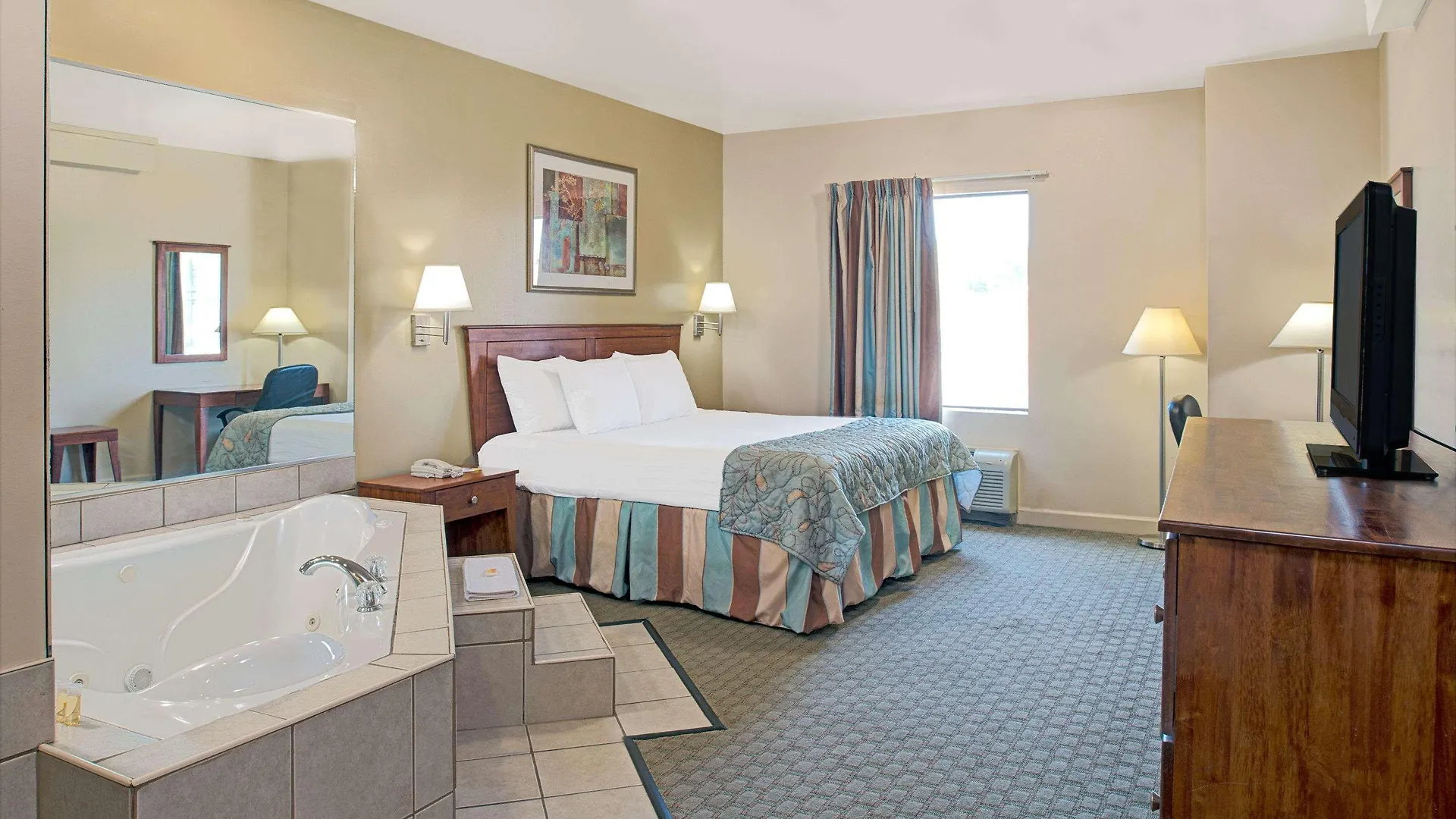 Days Inn By Wyndham Downtown St. Louis