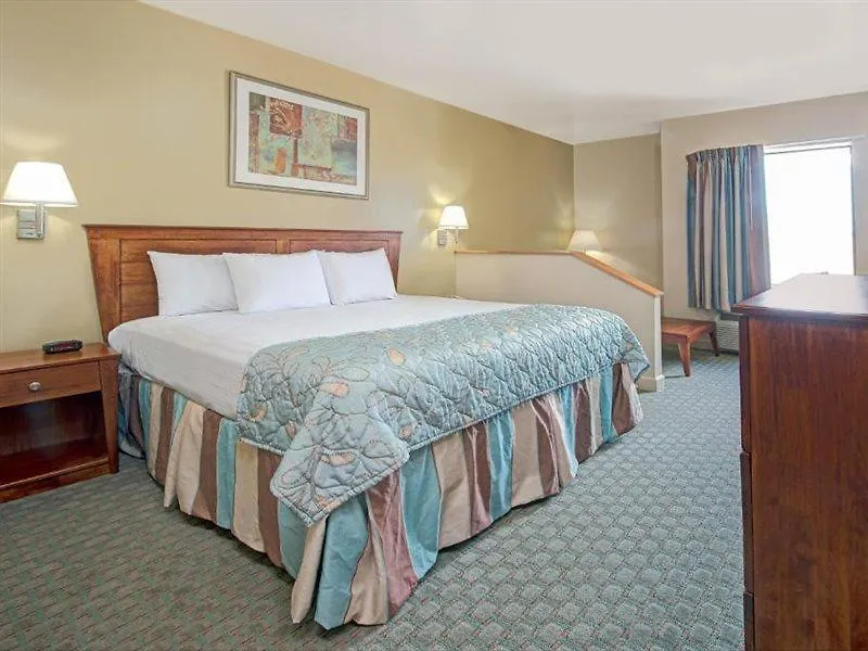 Days Inn By Wyndham Downtown St. Louis