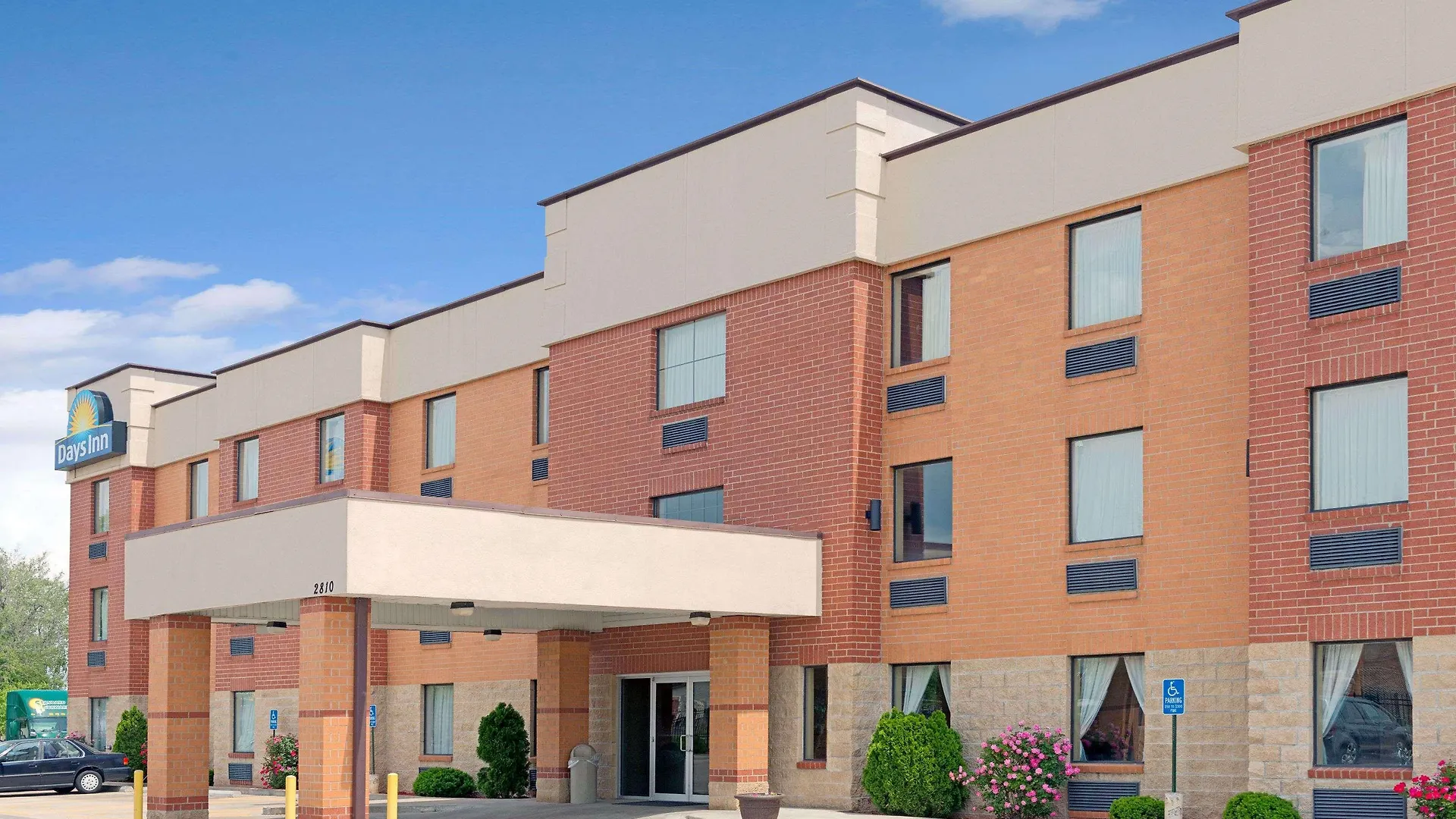 Days Inn By Wyndham Downtown St. Louis
